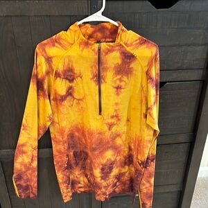 Men’s lululemon 1/4 zip pullover vibrant colors of yellow/orange size large